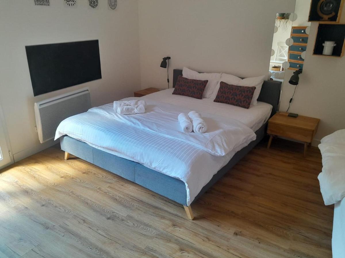 Duplex Dent D'Oche Apartment แบร์เนซ์ ภายนอก รูปภาพ